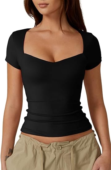 Slim Fit Basic Tee with Sweetheart Neckline and Short Sleeves, a Stylish Crop Top for Women